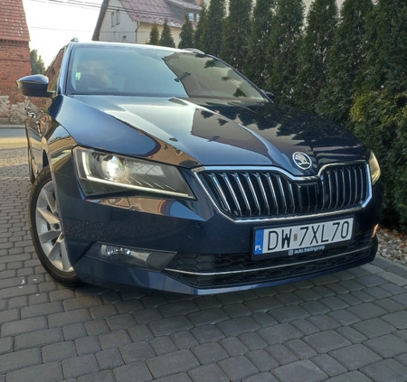 Skoda Superb cena 79900 przebieg: 170000, rok produkcji 2019 z Leśna małe 781